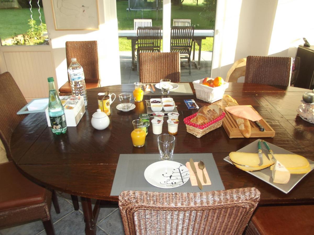 Au Bonheur Frontalier Bed & Breakfast Steenvoorde Exterior foto